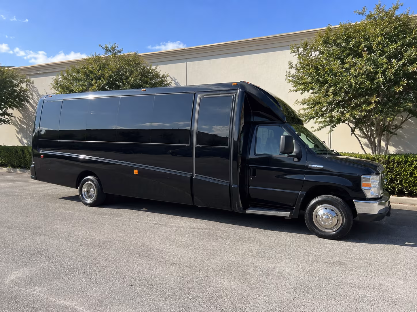Tustin Birthday, Sweet 16, & Quinceañera Party Bus Rentals