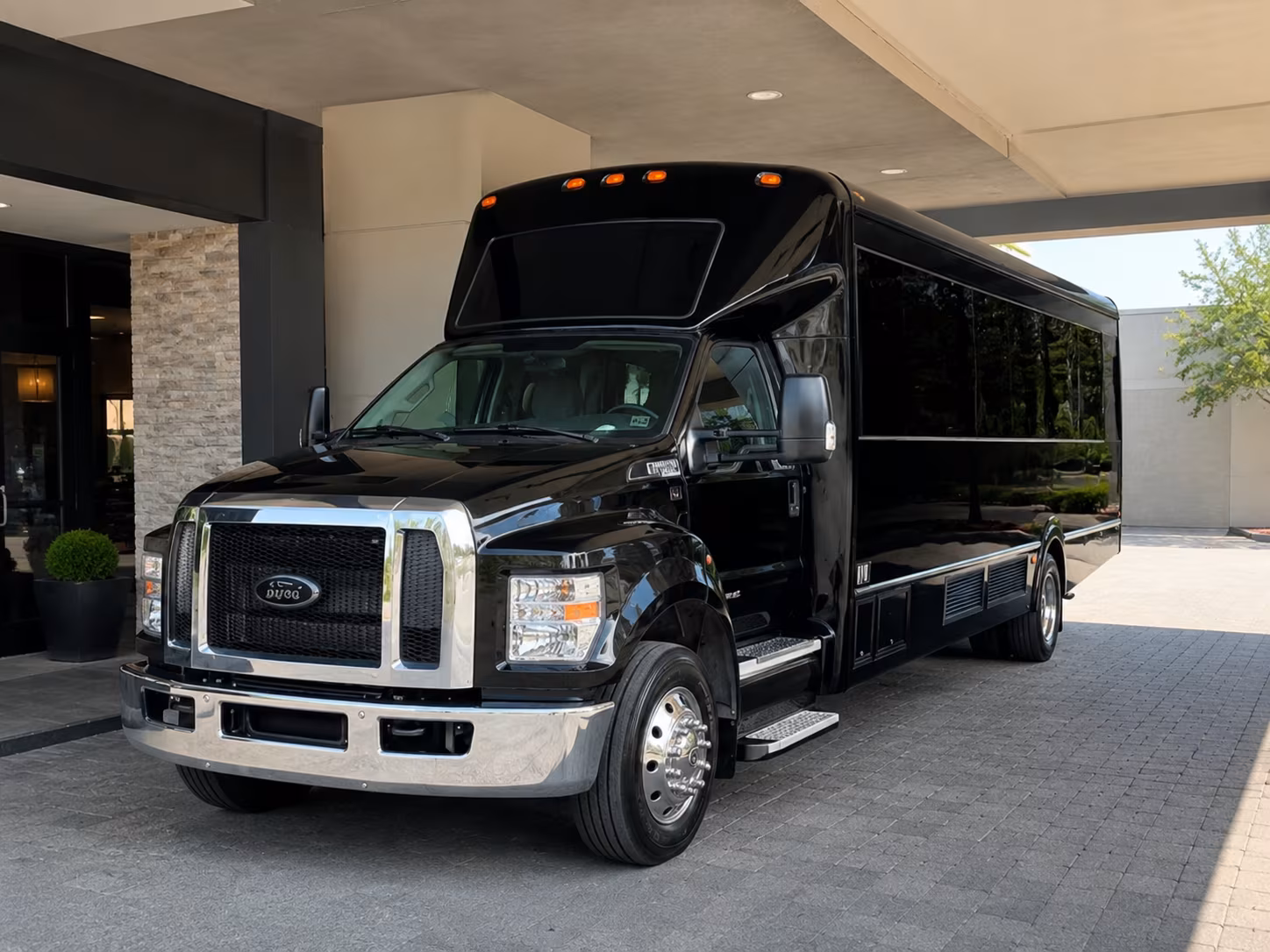 Tustin Winery Tour & Pub Crawl Transportation